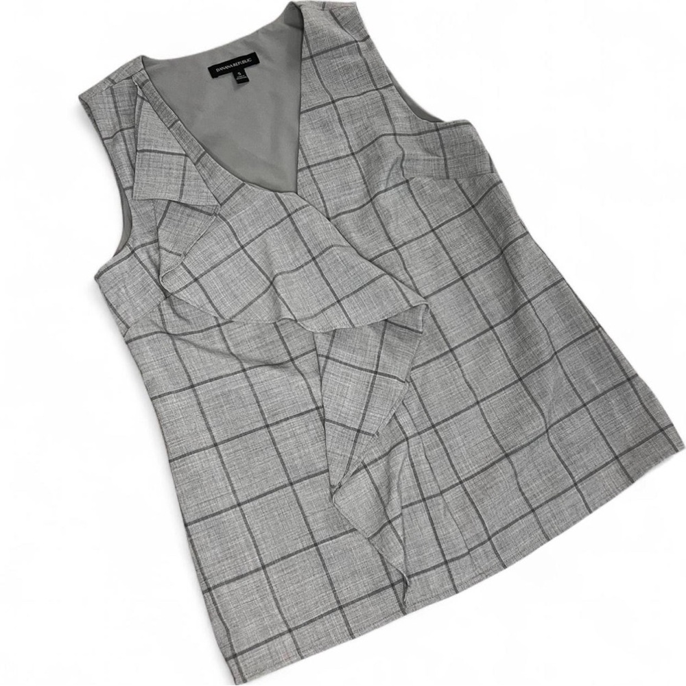 Banana Republic Gray ruffle Sleeveless Blouseโ